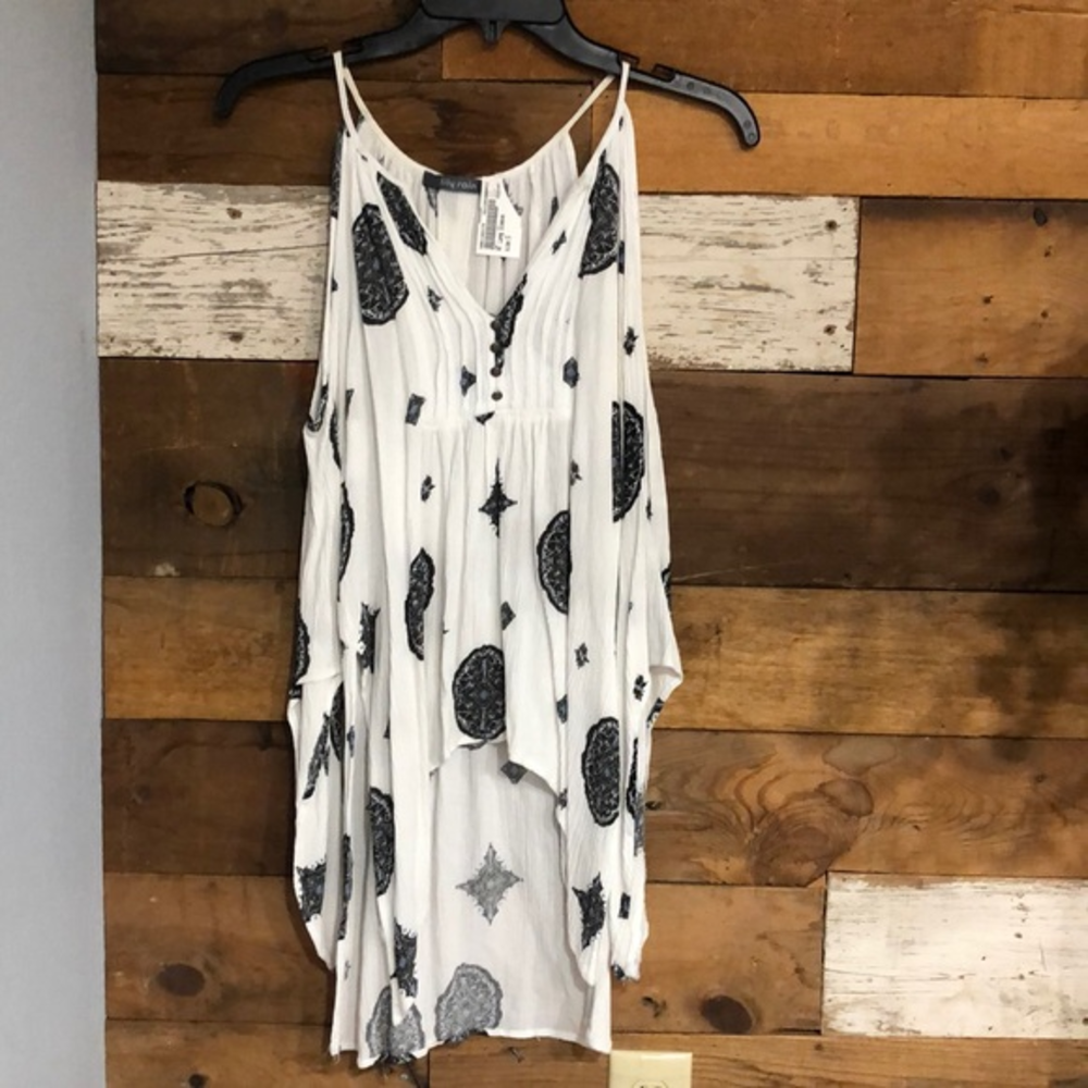 Beautiful bohemian top with‎ open shoulders